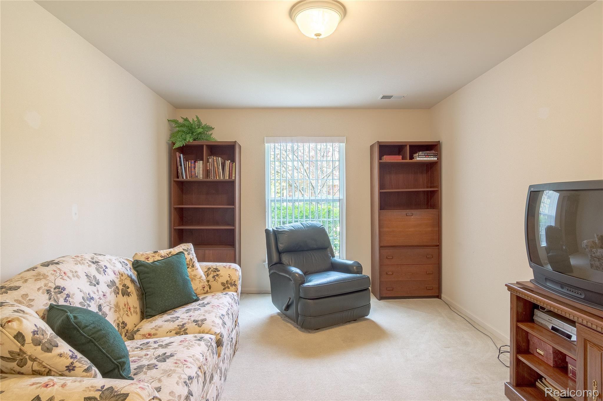 3495 Tremonte Circle, Unit 211 Rochester, MI 48306 - Photo 25 of 37 Interiors (17 of 24).jpg