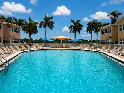 $450,000 | 19417 Gulf Boulevard, Unit C106, Indian Rocks Beach, FL 33785