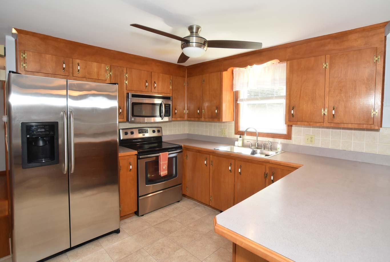13 Arcadia Drive Windham, ME 04062 - Photo 6 of 21 Kitchen2