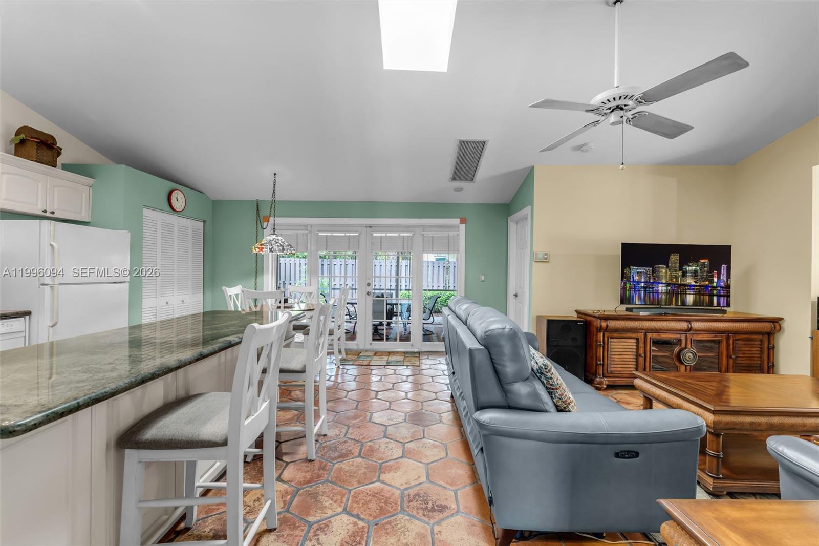 11018 Southwest 147th Place Miami, FL 33196 - Photo 6 of 47