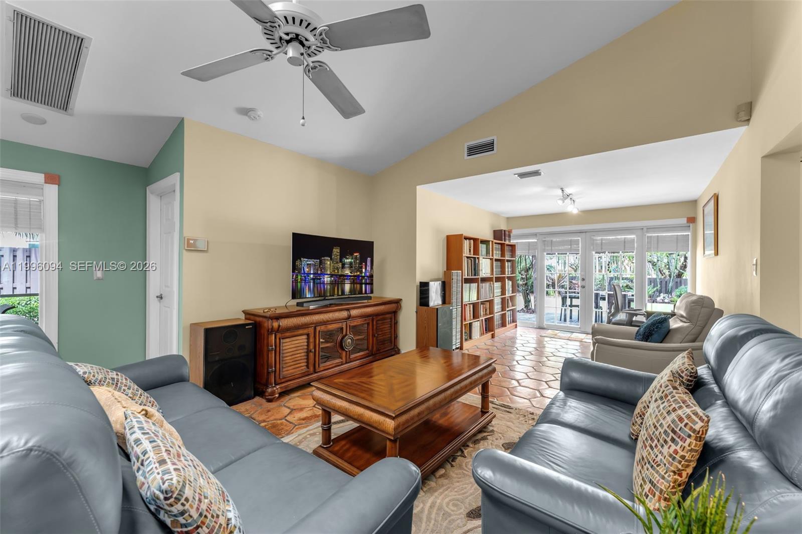 11018 Southwest 147th Place Miami, FL 33196 - Photo 9 of 47