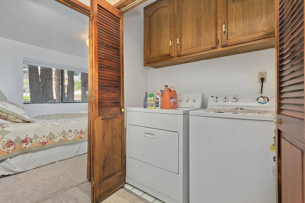 250 Davison Road Mammoth Lakes, CA 93546 - Photo 20 of 30 a utility room with sink dryer and washer