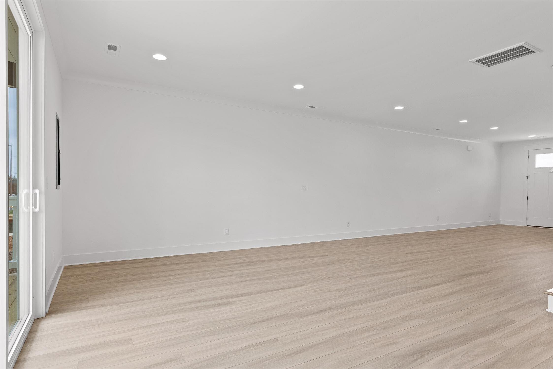 909 Blue Heights Dr Ridge, Unit 17 East Ridge, TN 37412 - Photo 14 of 33 18-909 Blue Heights-18