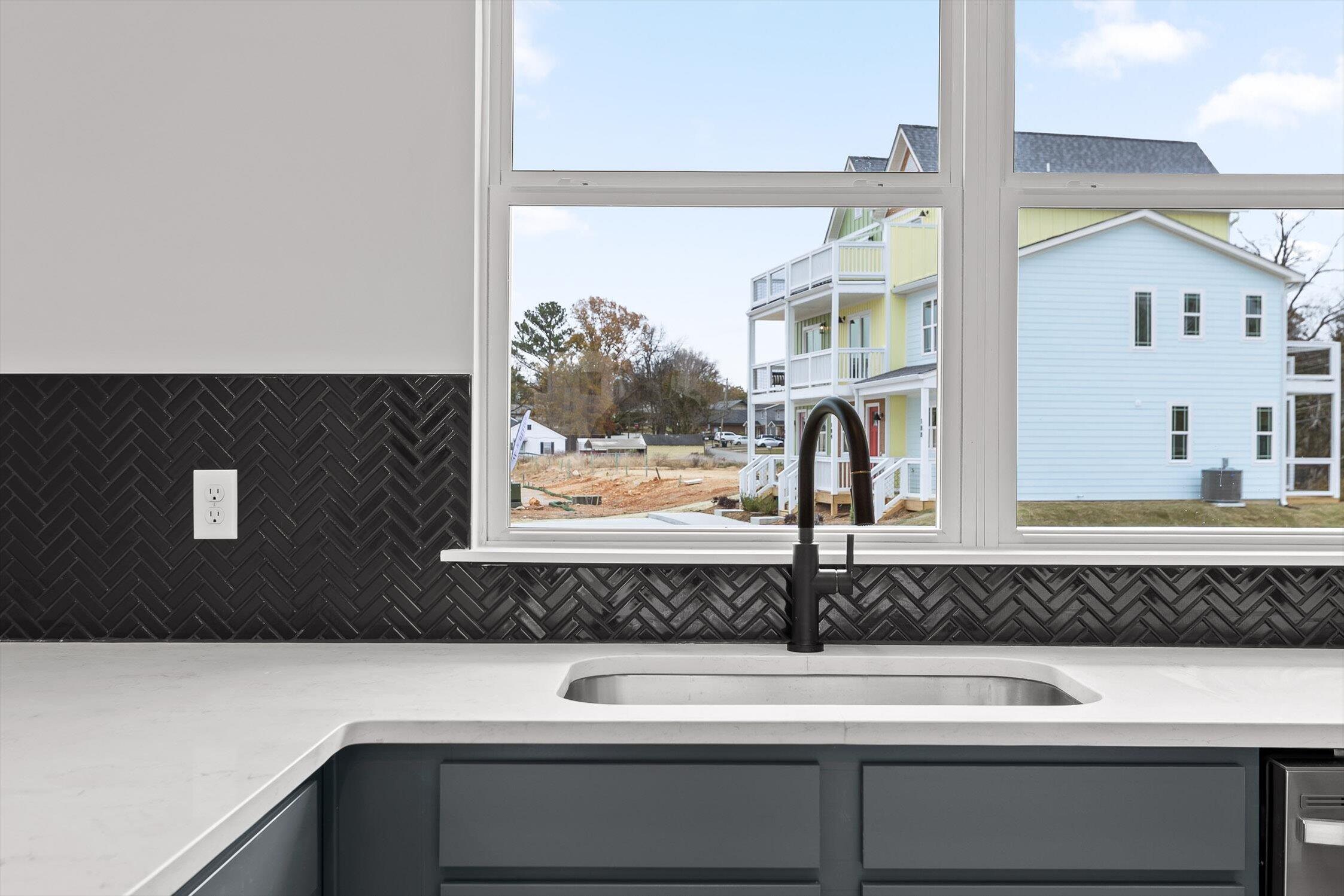 909 Blue Heights Dr Ridge, Unit 17 East Ridge, TN 37412 - Photo 9 of 33 15-909 Blue Heights-15