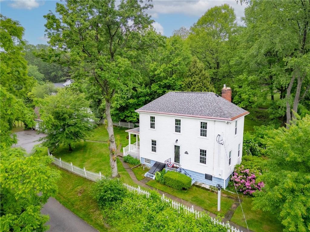 461 Manor Road Wexford, PA 15090 - Photo 1 of 43 a view of a house with garden