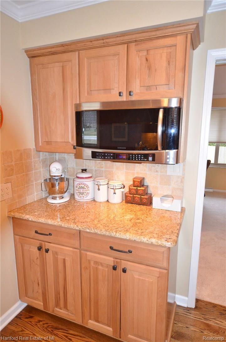 36101 Hardenburg Road Farmington, MI 48331 - Photo 17 of 47 DSC_0204.JPG