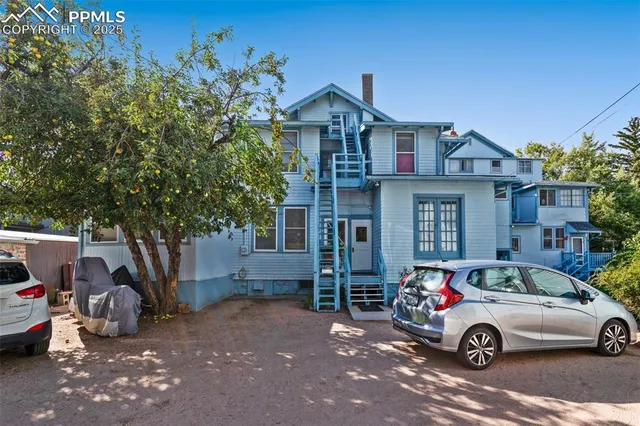 a car parked in front of a building
