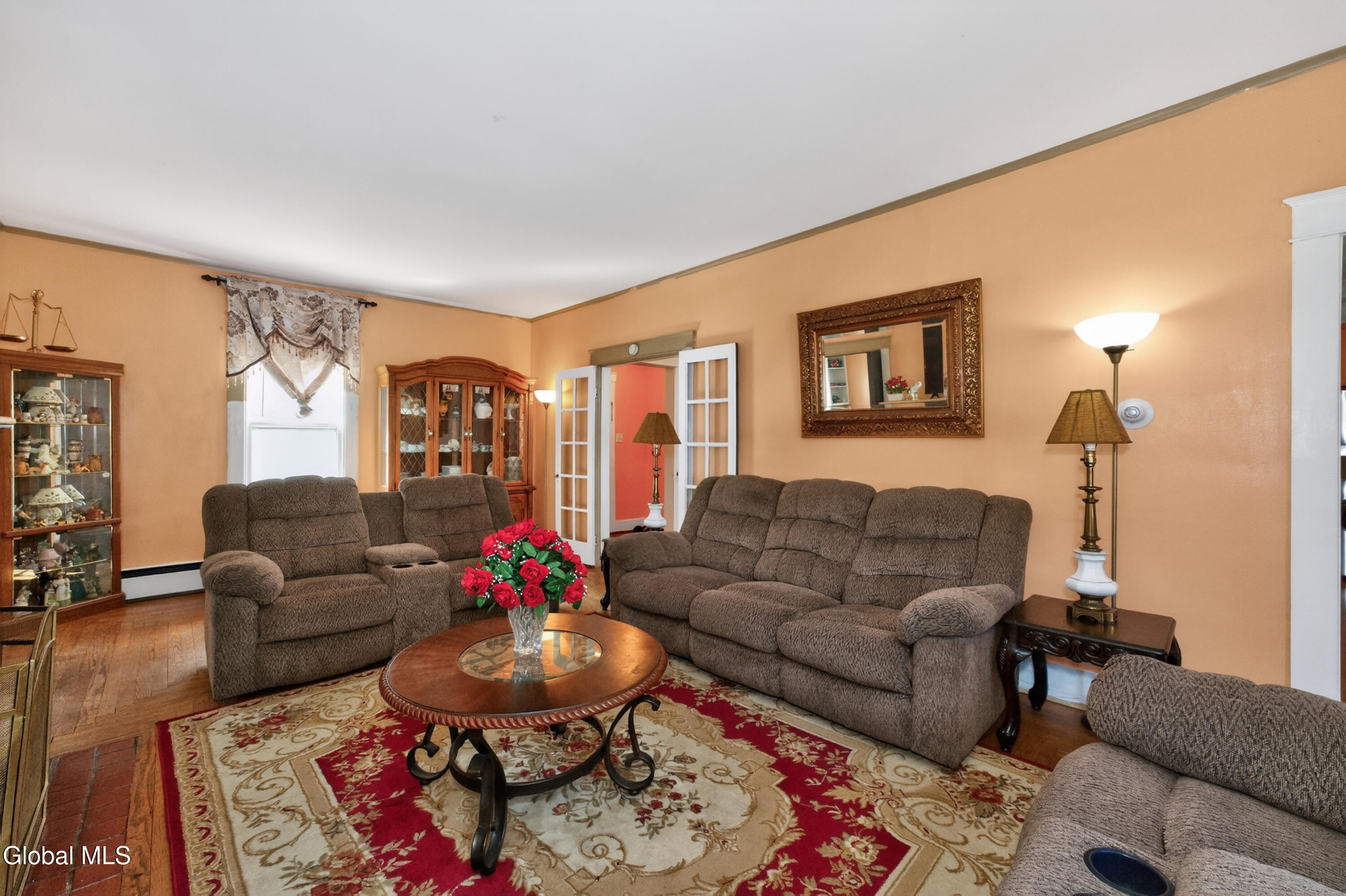 1648 Randolph Road Schenectady, NY 12308 - Photo 10 of 34 2 Livingroom 4