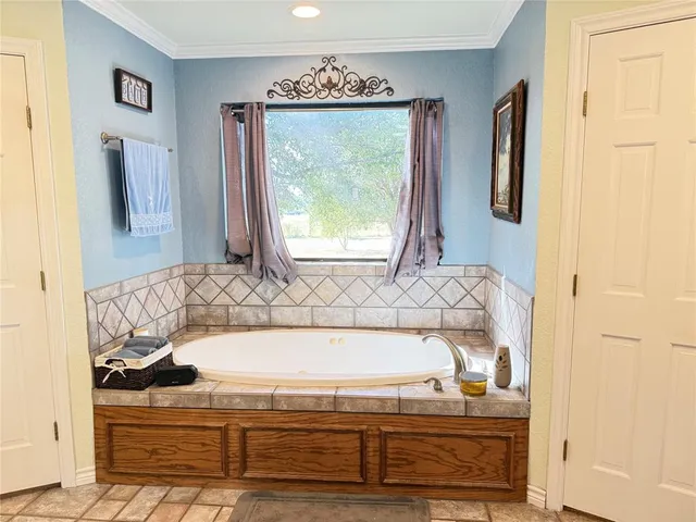 $499,900 | 3420 Springfield Road, Springtown, TX 76082