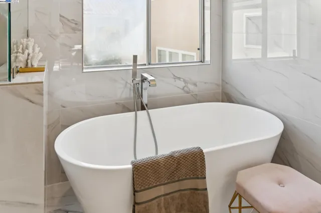 $1,450,000 | 125 Cardigan Bay, Alameda, CA 94502