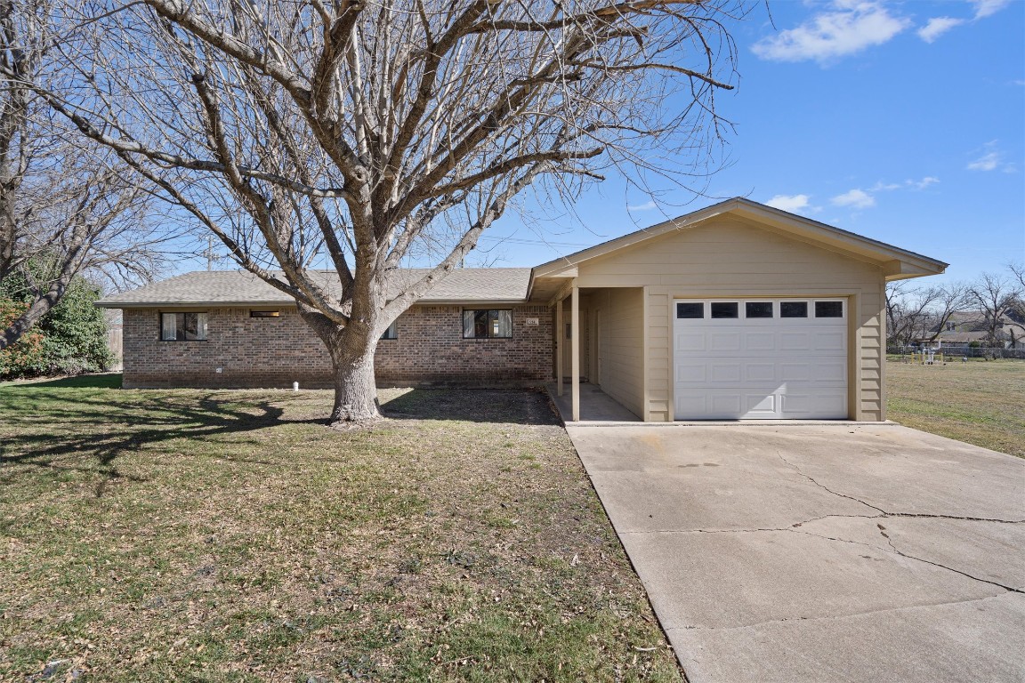 914 Victoria Street Taylor, TX 76574 - Photo 1 of 31 Welcome Home!