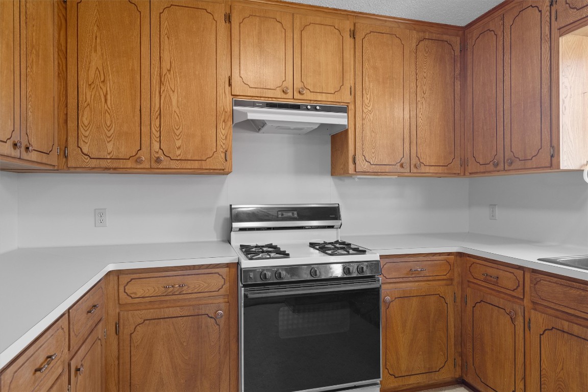 914 Victoria Street Taylor, TX 76574 - Photo 12 of 31