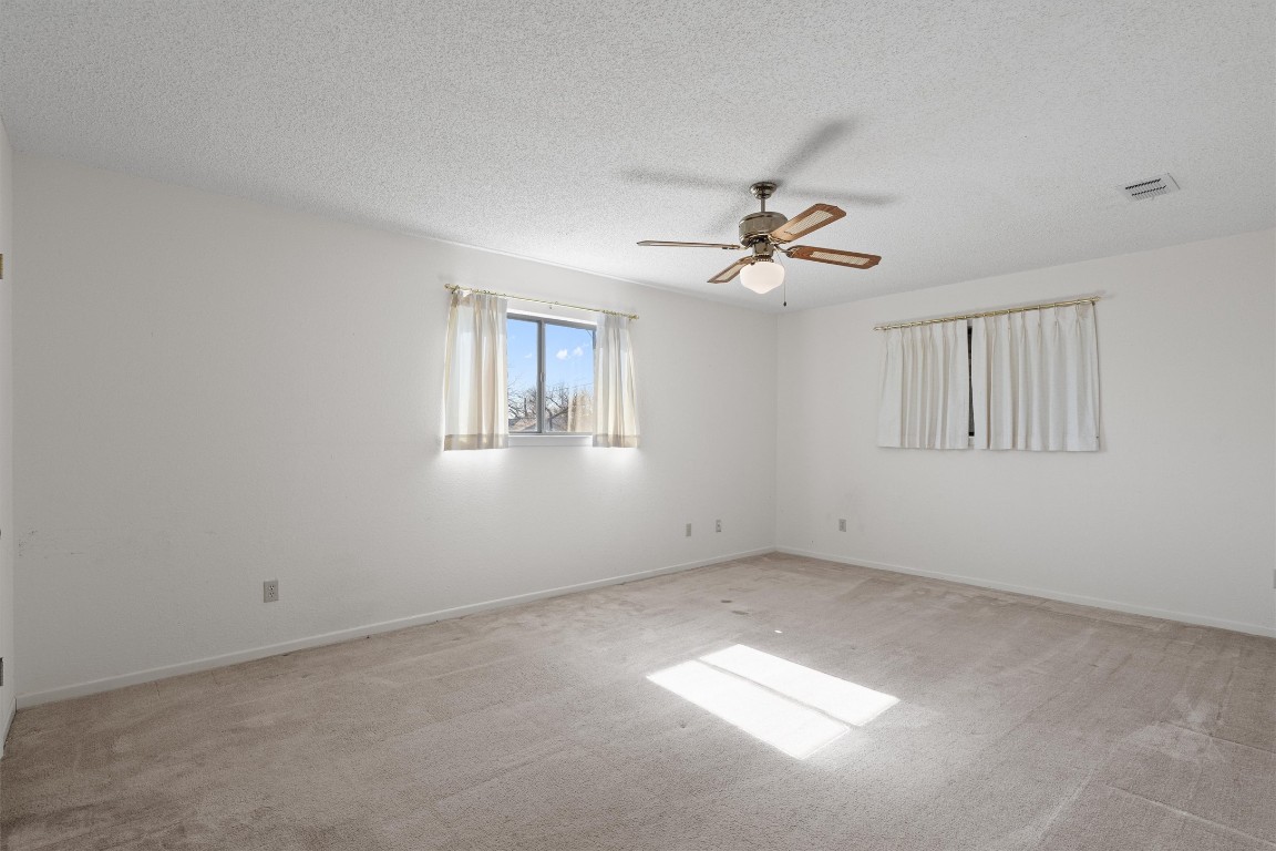 914 Victoria Street Taylor, TX 76574 - Photo 16 of 31