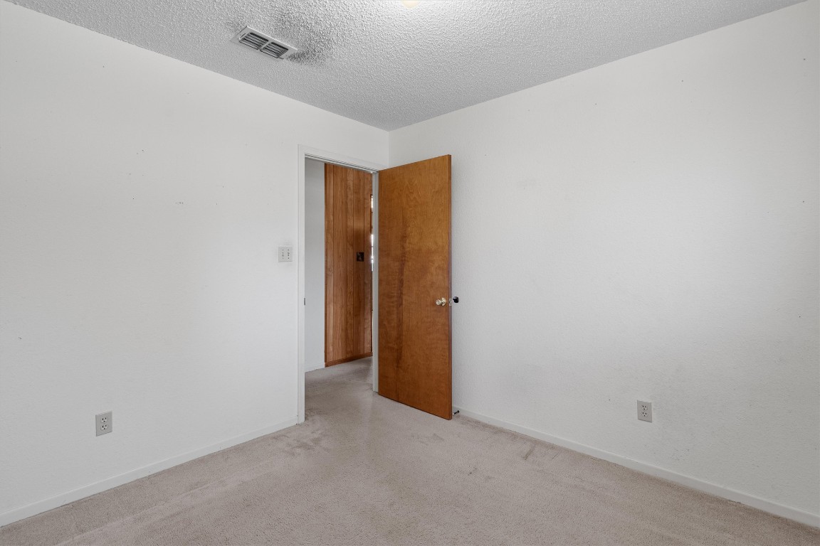 914 Victoria Street Taylor, TX 76574 - Photo 19 of 31