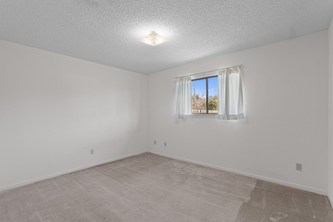 914 Victoria Street Taylor, TX 76574 - Photo 21 of 31