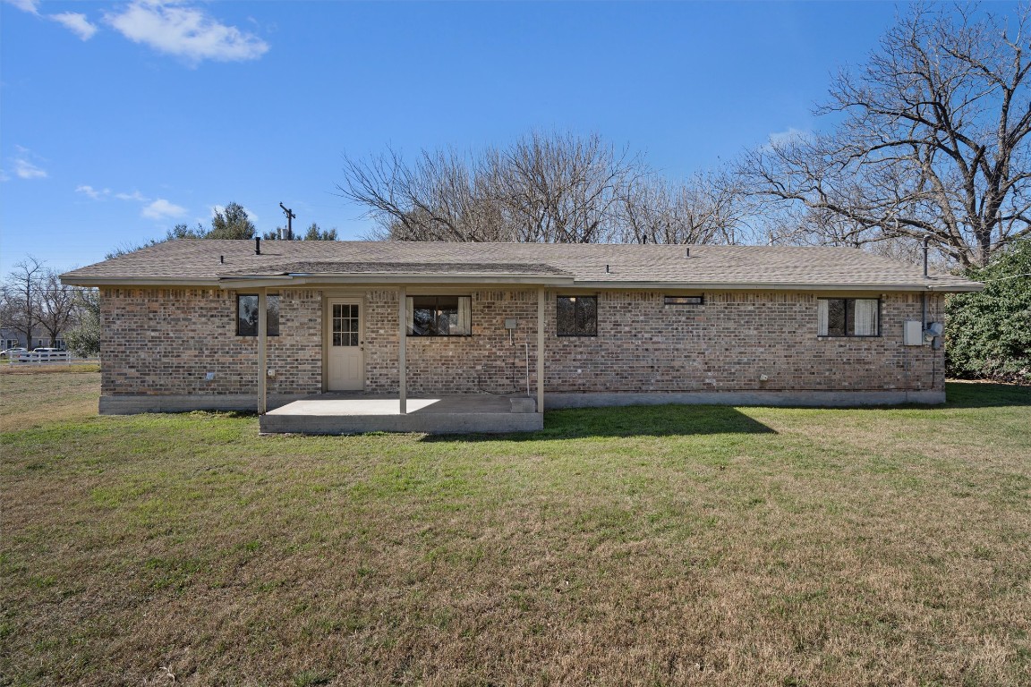 914 Victoria Street Taylor, TX 76574 - Photo 28 of 31