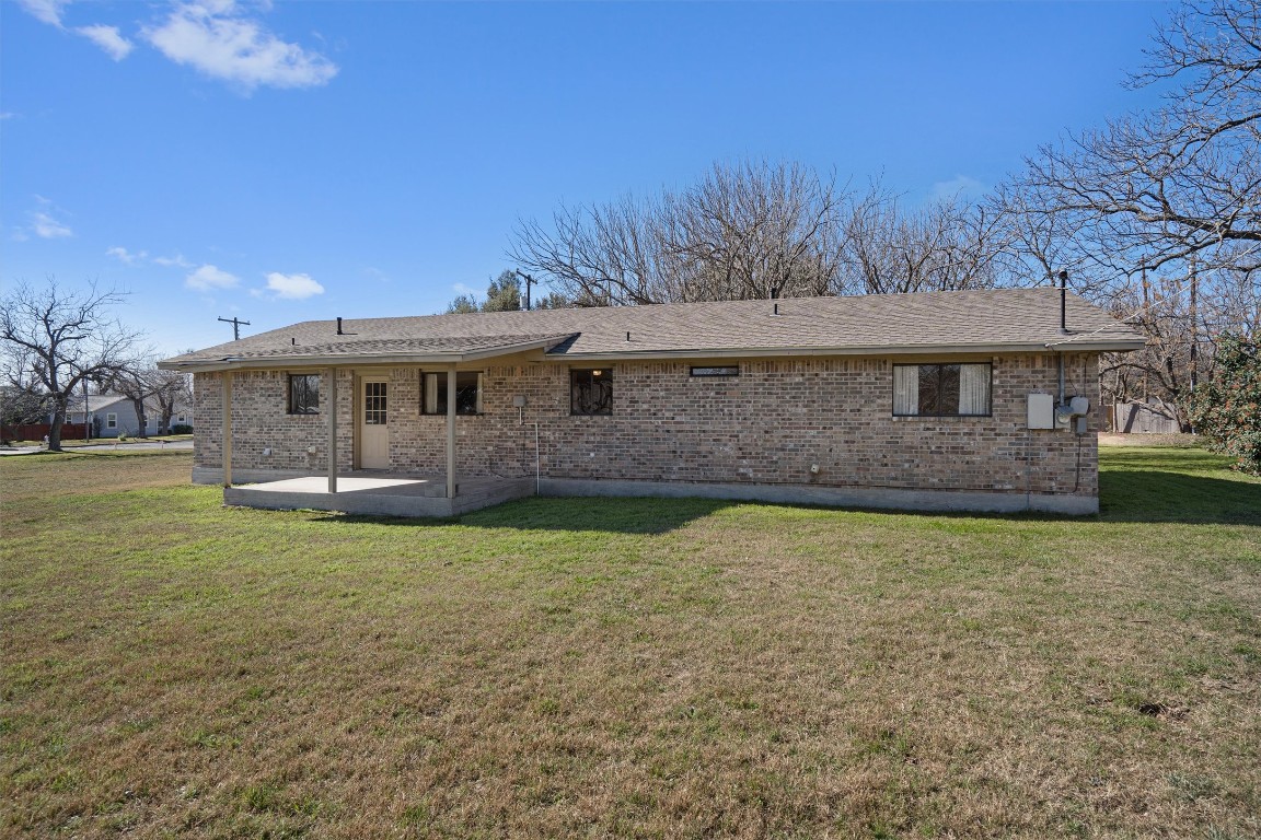 914 Victoria Street Taylor, TX 76574 - Photo 29 of 31