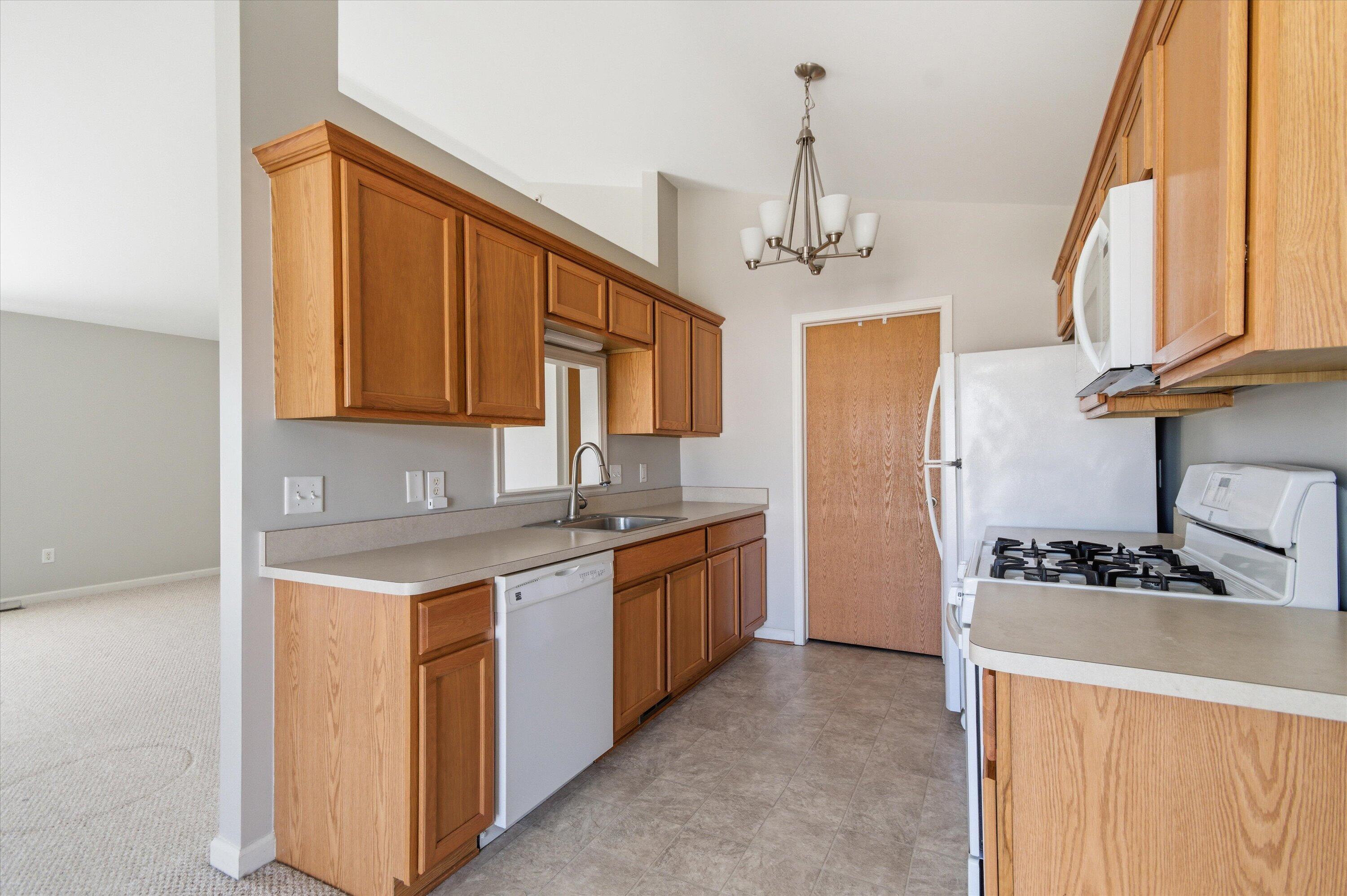 1304 Riversedge Drive Saline, MI 48176 - Photo 11 of 39 14-014