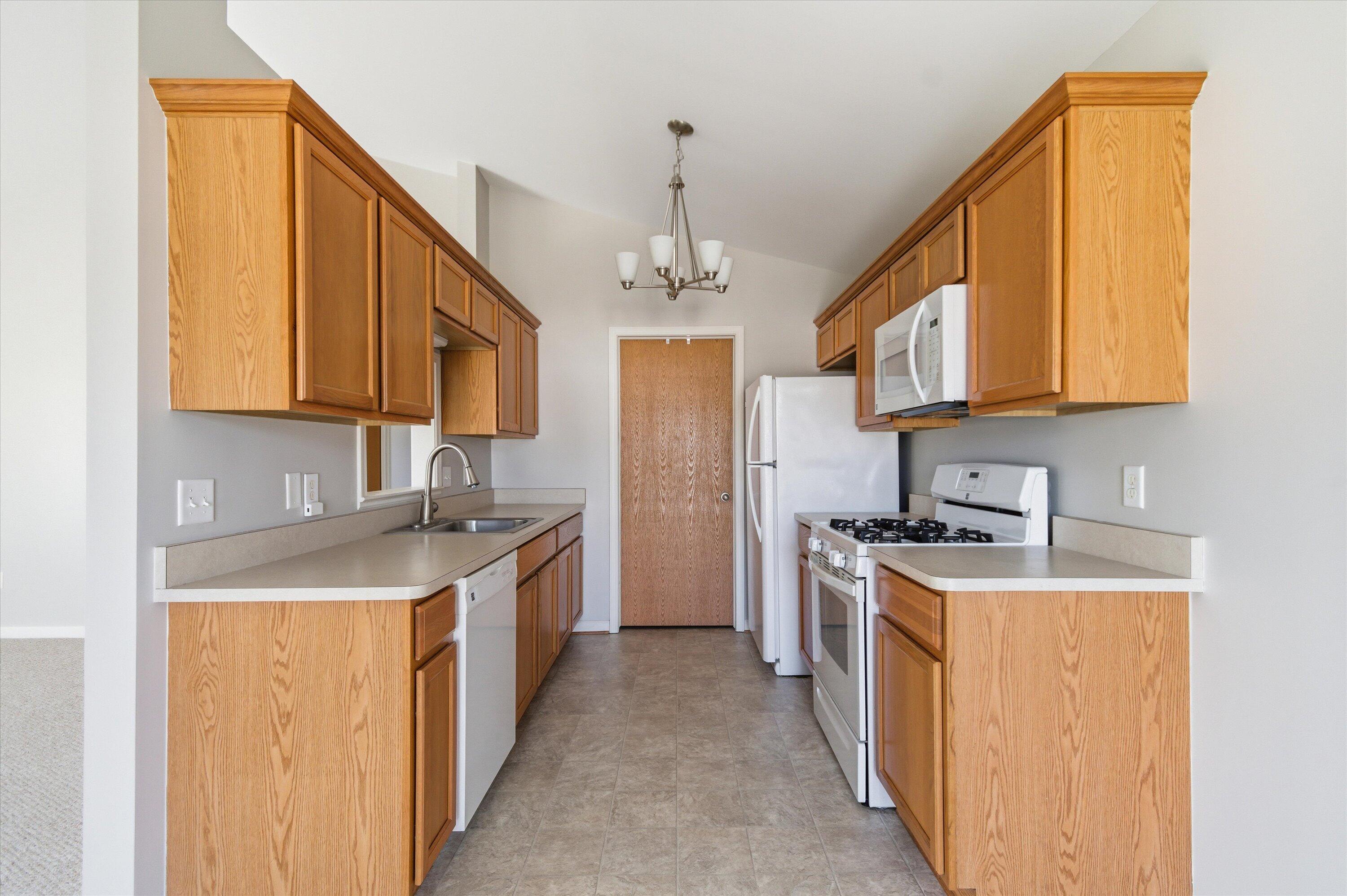 1304 Riversedge Drive Saline, MI 48176 - Photo 12 of 39 15-015
