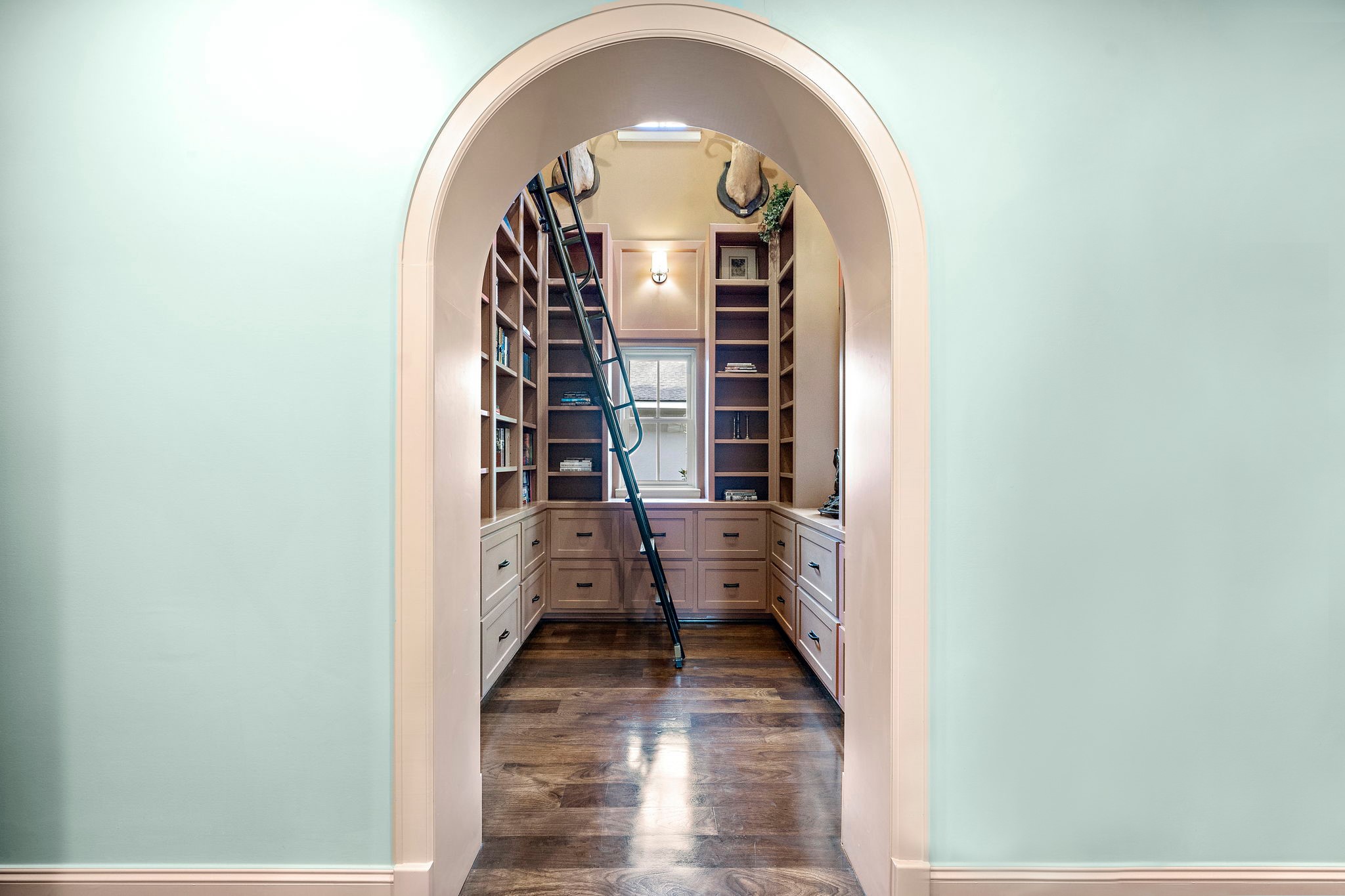 3603 Audubon Place Houston, TX 77006 - Photo 26 of 29 a view of entryway