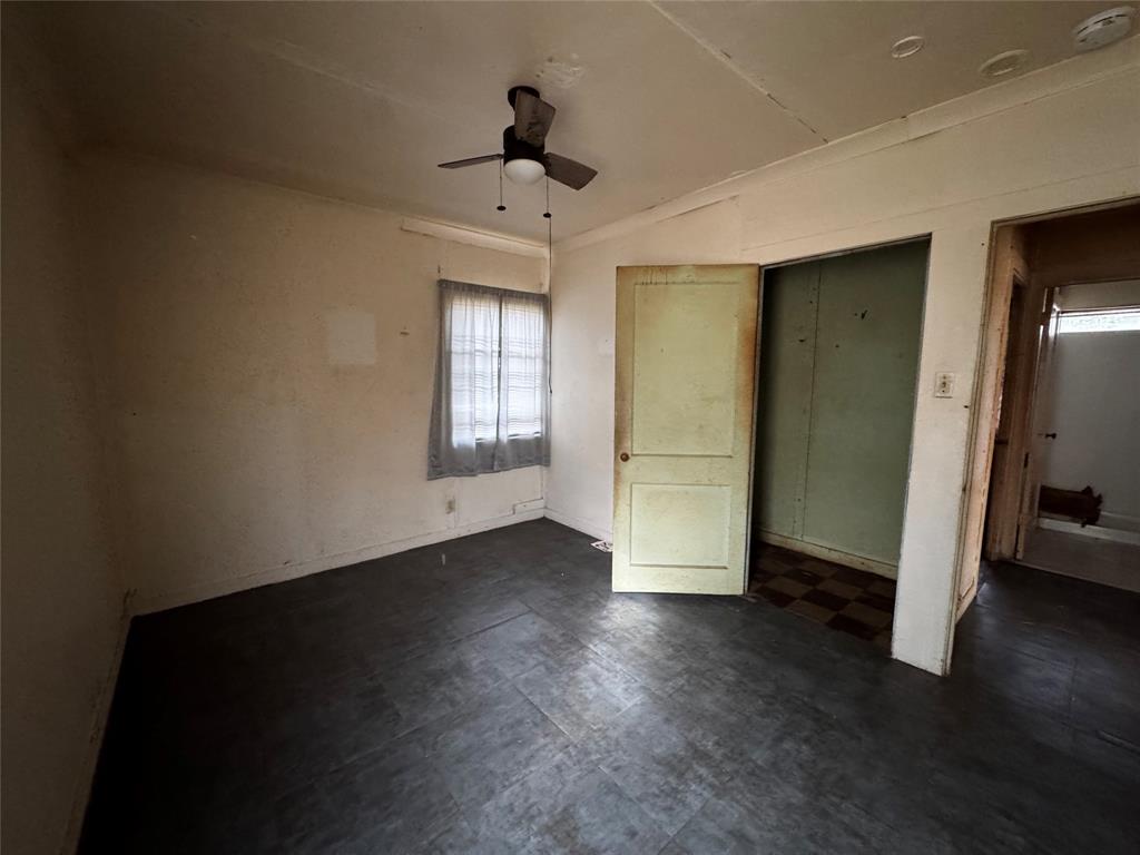 540 Dunbar Avenue Waco, TX 76704 - Photo 13 of 24 a view of empty room with wooden floor and fan