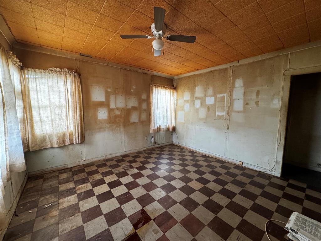 540 Dunbar Avenue Waco, TX 76704 - Photo 8 of 24 a view of an empty room