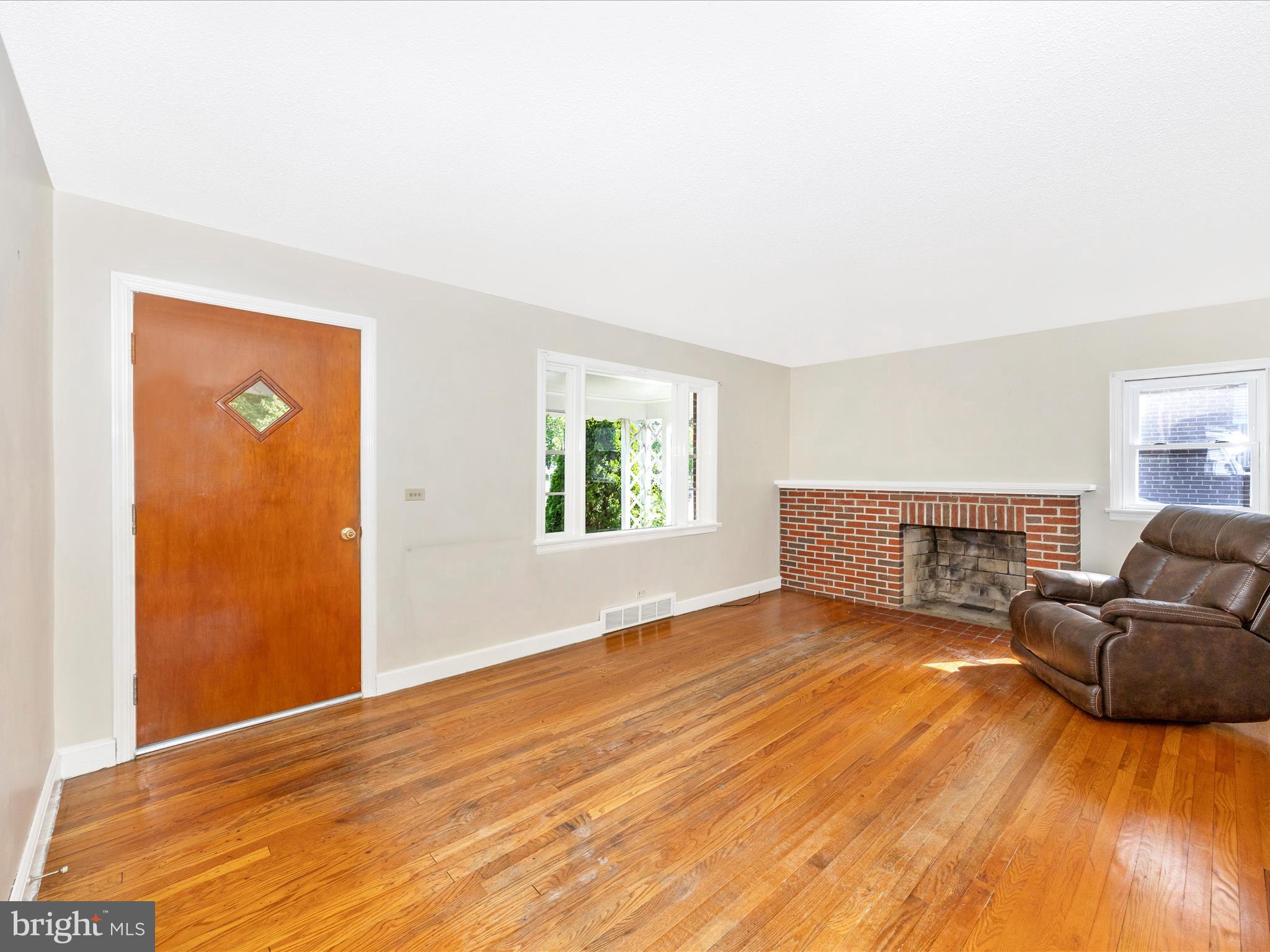 6 Park View Boonsboro, MD 21713 - Photo 3 of 64 a view of livingroom with furniture and wooden floor