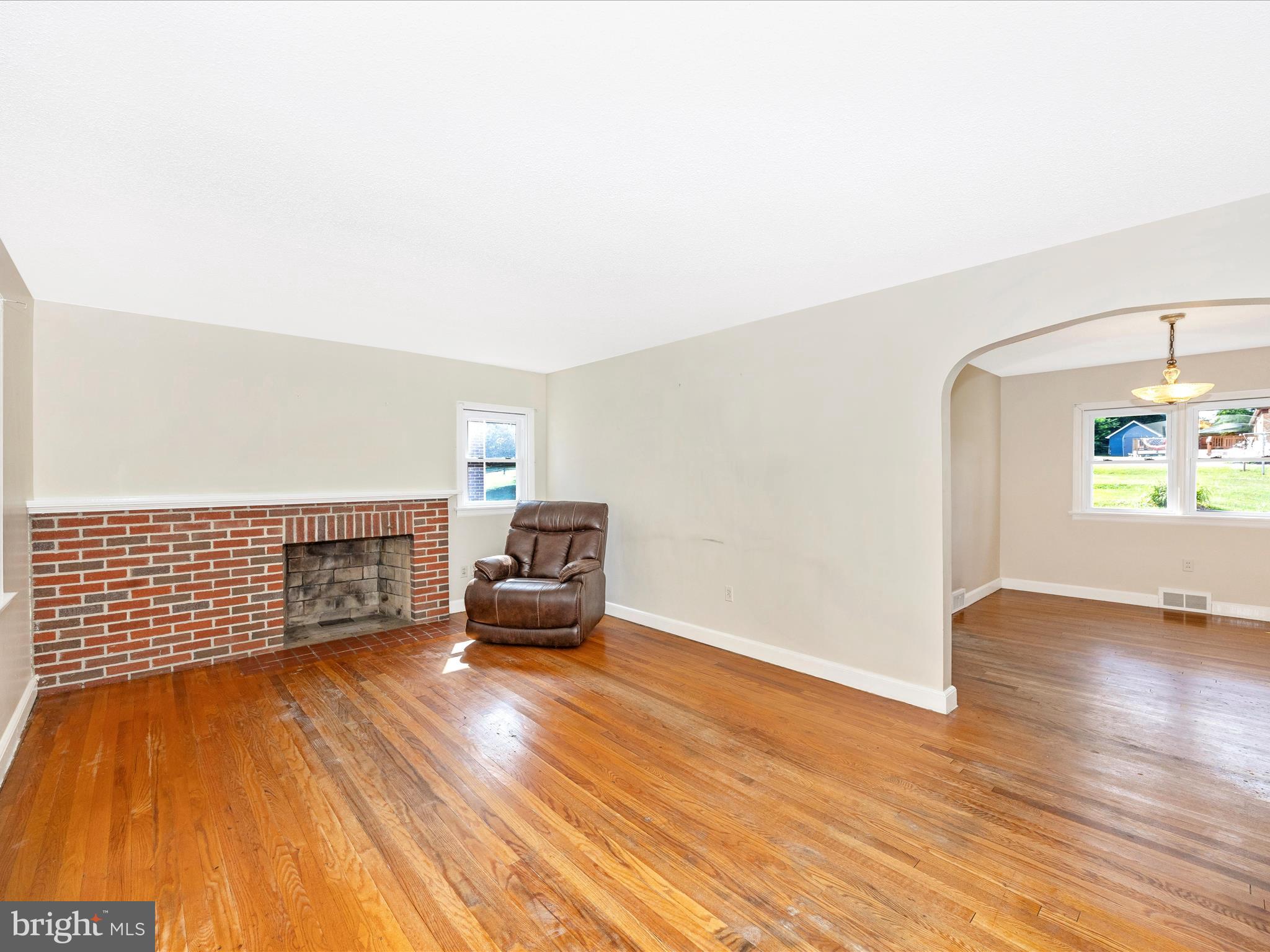 6 Park View Boonsboro, MD 21713 - Photo 5 of 64 a living room with furniture and a wooden floor