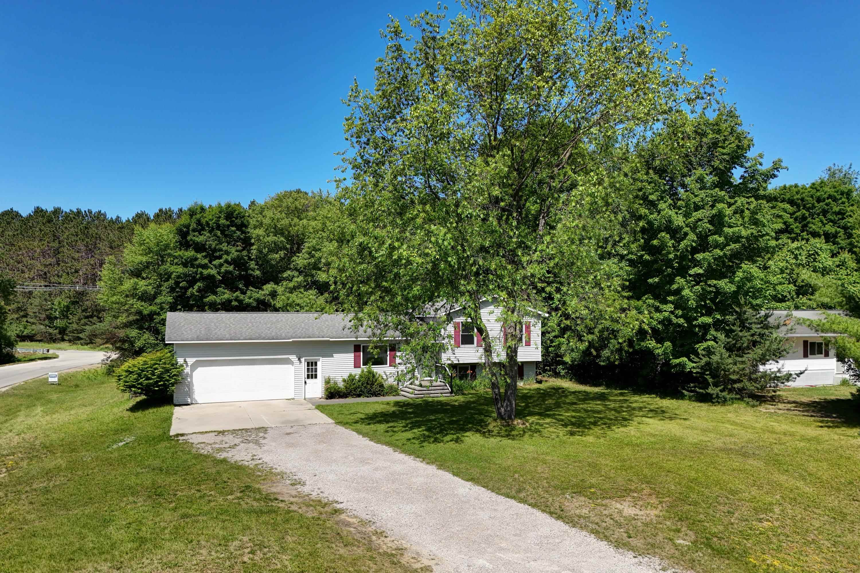 2575 Reily Court Traverse City, MI 49685 - Photo 27 of 37