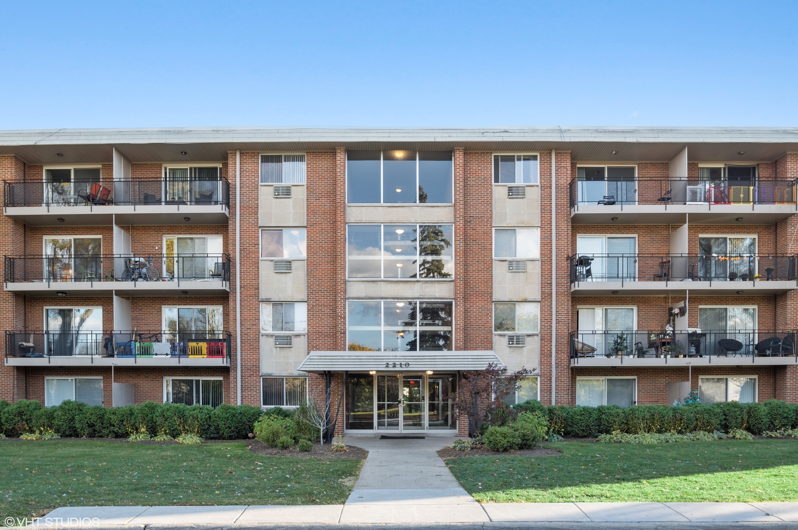 2210 South Goebbert Road, Unit 229 Arlington Heights, IL 60005 - Photo 1 of 11 Gallery Image 1