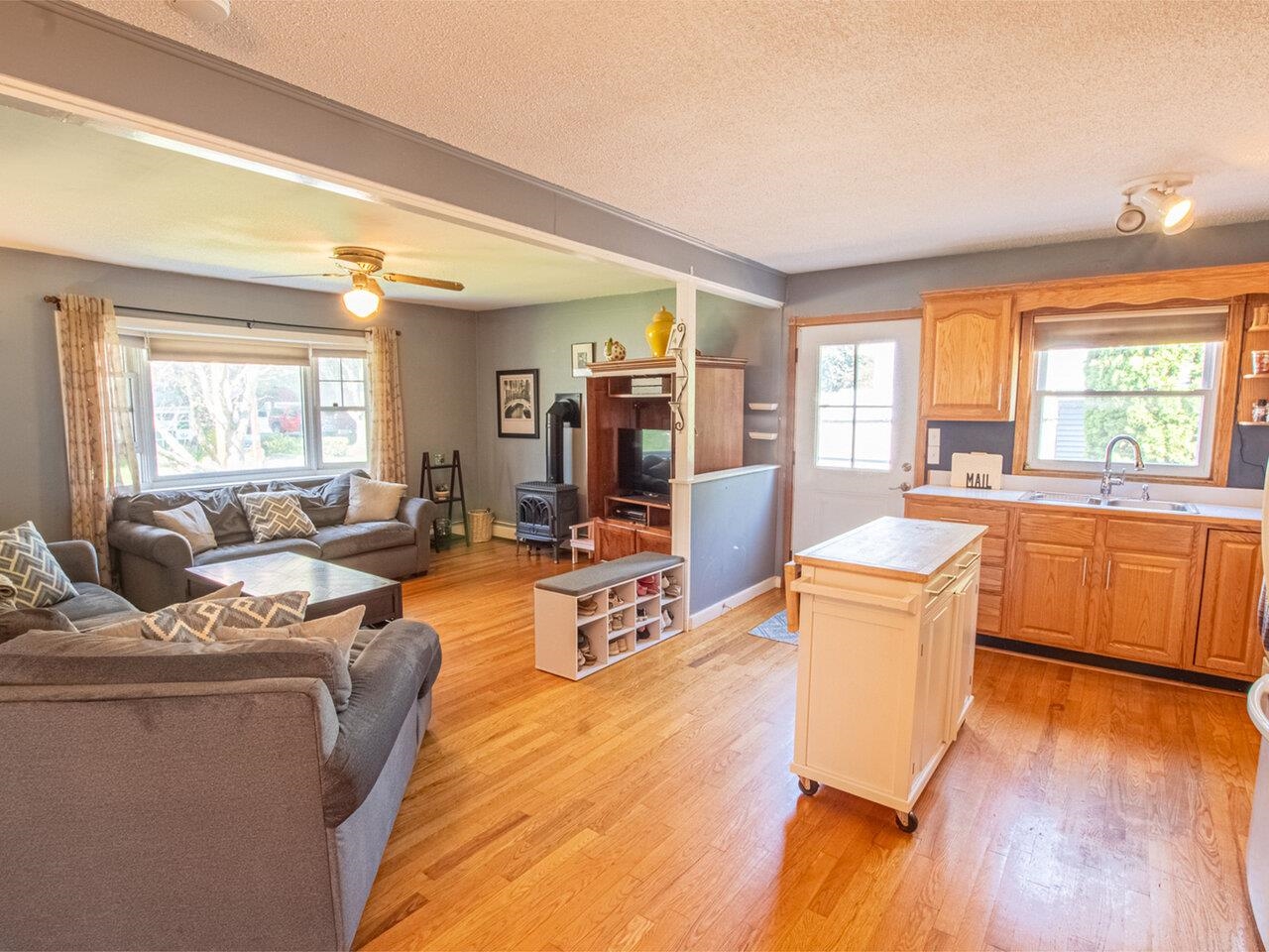 6 Sherry Road South Burlington, VT 05403 - Photo 2 of 23