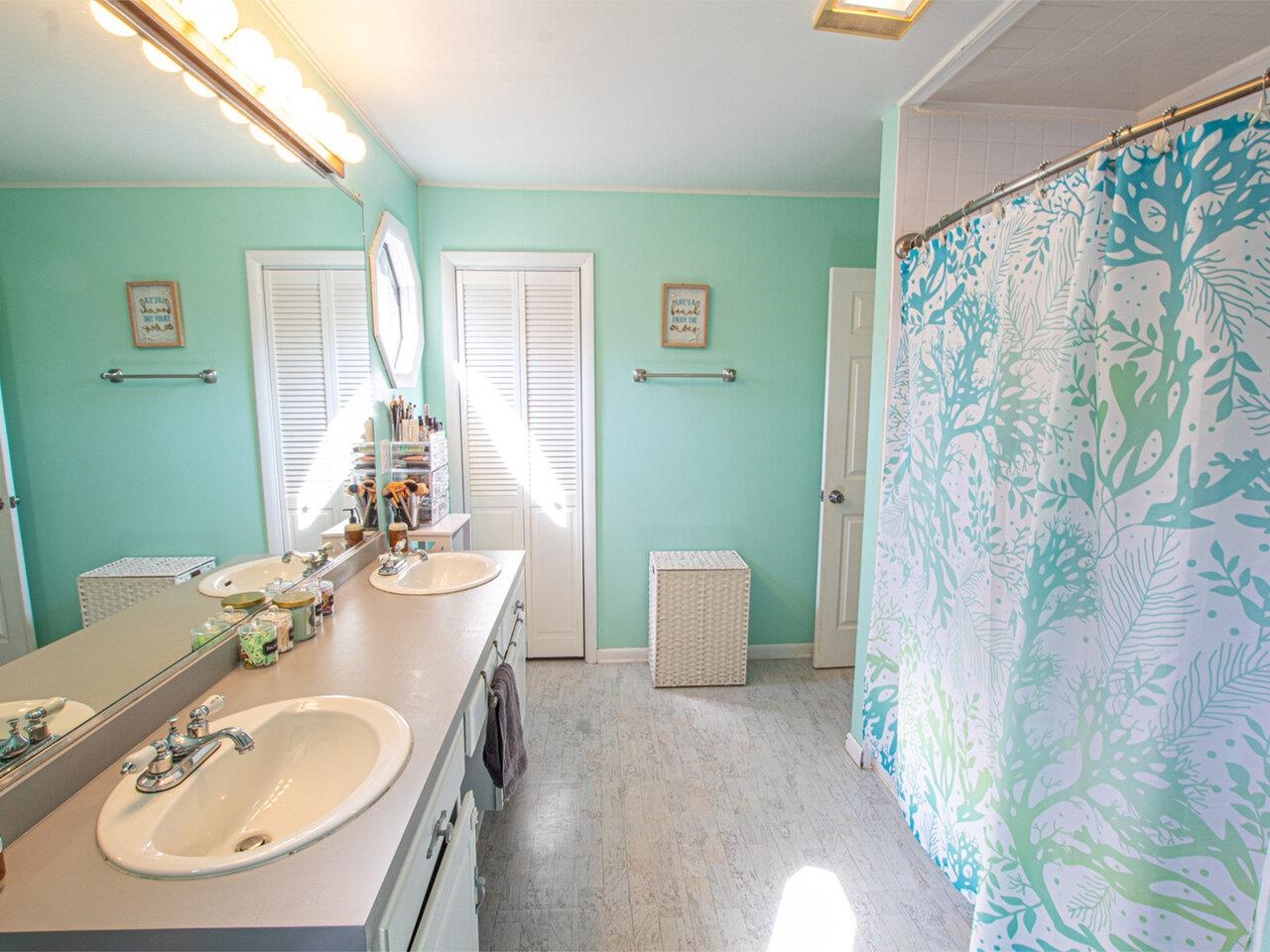 6 Sherry Road South Burlington, VT 05403 - Photo 3 of 23