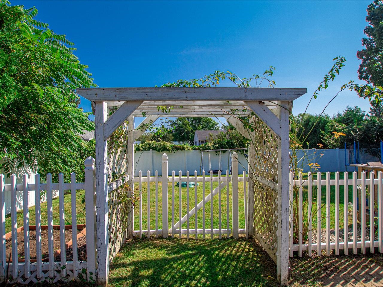 6 Sherry Road South Burlington, VT 05403 - Photo 9 of 23