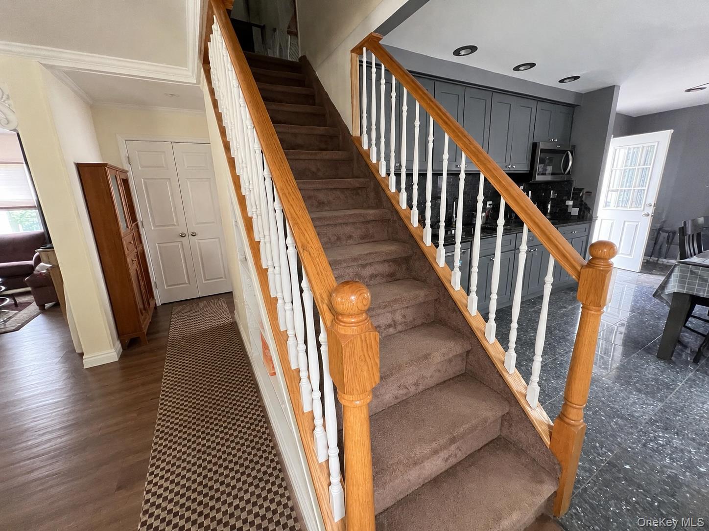 107 Azalea Road Levittown, NY 11756 - Photo 6 of 21 Gallery Image 6