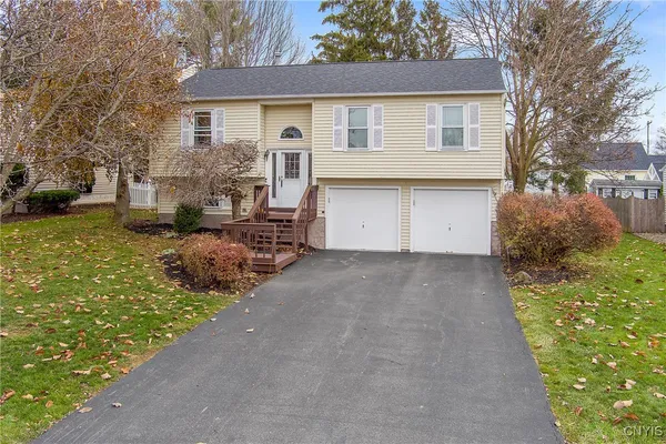 $315,000 | 209 Dolores Terrace South, Salina, NY 13212