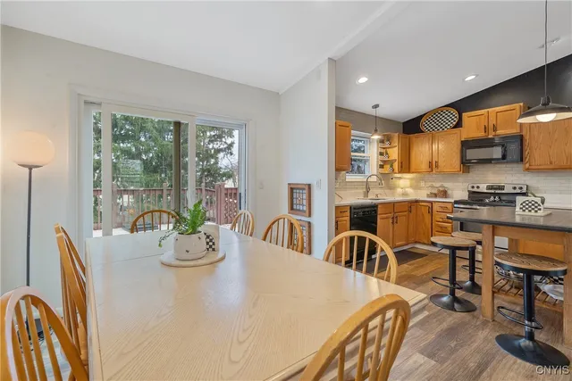 $349,900 | 209 Dolores Terrace South, Salina, NY 13212