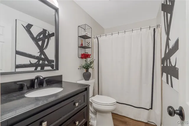 $349,900 | 209 Dolores Terrace South, Salina, NY 13212