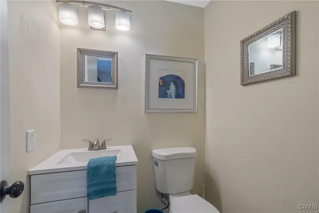 $349,900 | 209 Dolores Terrace South, Salina, NY 13212