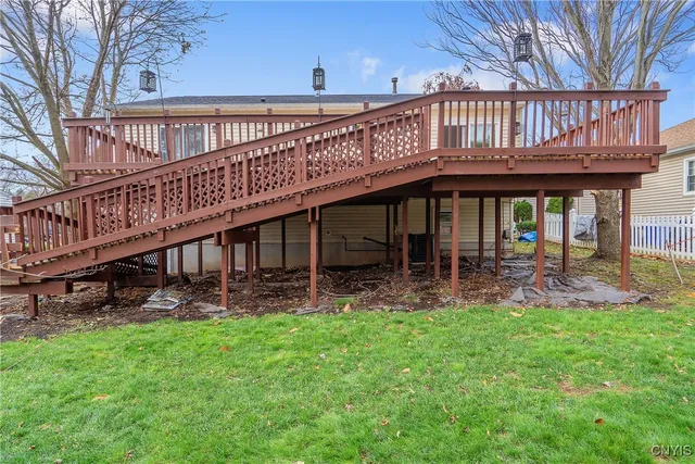 $349,900 | 209 Dolores Terrace South, Salina, NY 13212