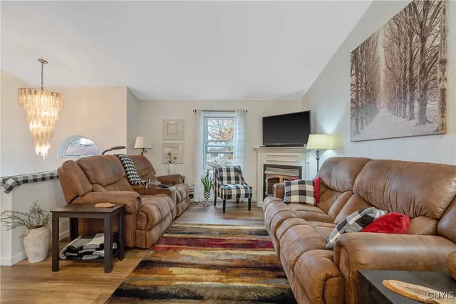 $349,900 | 209 Dolores Terrace South, Salina, NY 13212