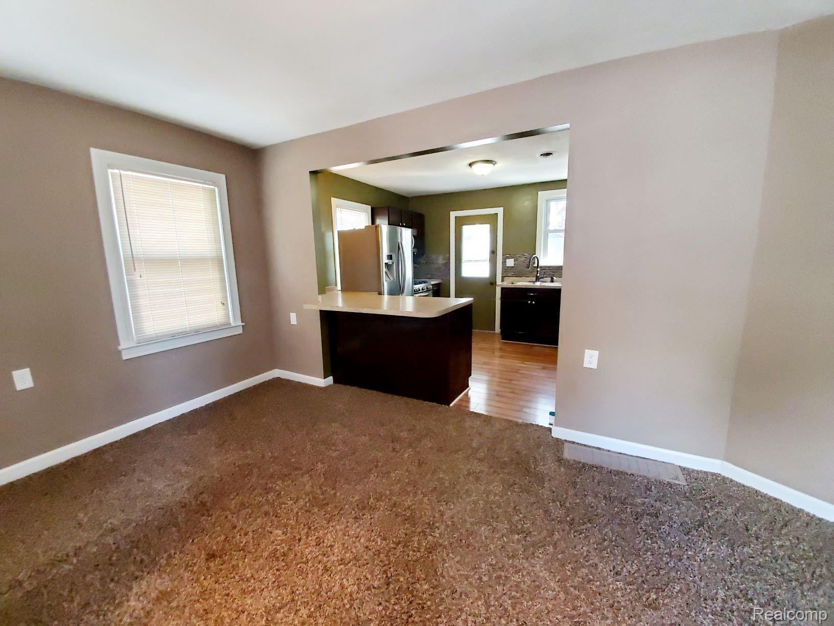 24485 West Road Flat Rock, MI 48134 - Photo 6 of 21 6.jpg