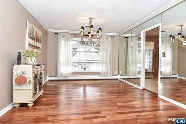 $899,900 | 7 Jefferson Place, Wayne, NJ 07470