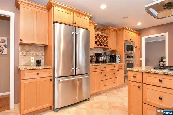 $899,900 | 7 Jefferson Place, Wayne, NJ 07470