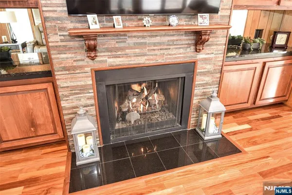 $899,900 | 7 Jefferson Place, Wayne, NJ 07470