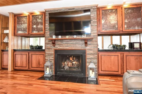 $899,900 | 7 Jefferson Place, Wayne, NJ 07470