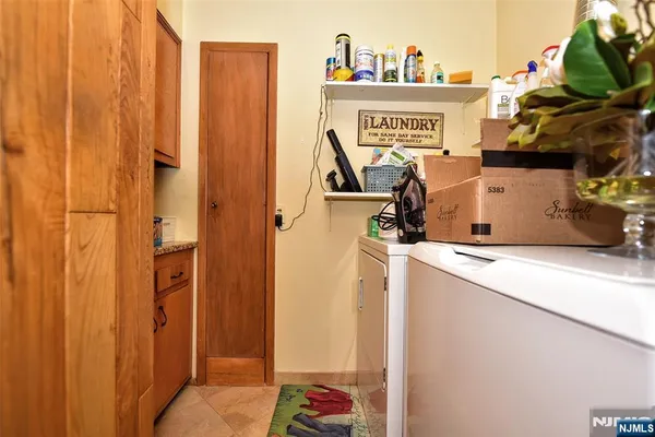 $899,900 | 7 Jefferson Place, Wayne, NJ 07470