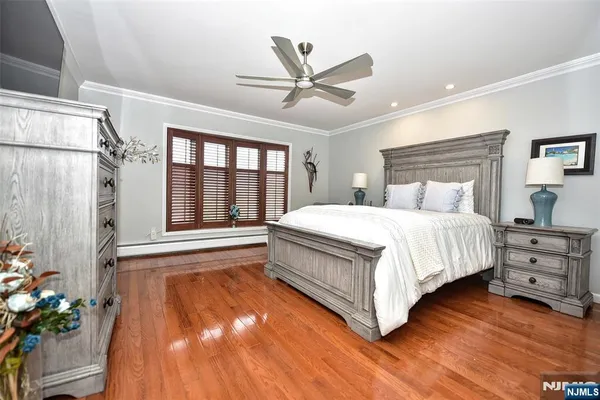 $899,900 | 7 Jefferson Place, Wayne, NJ 07470