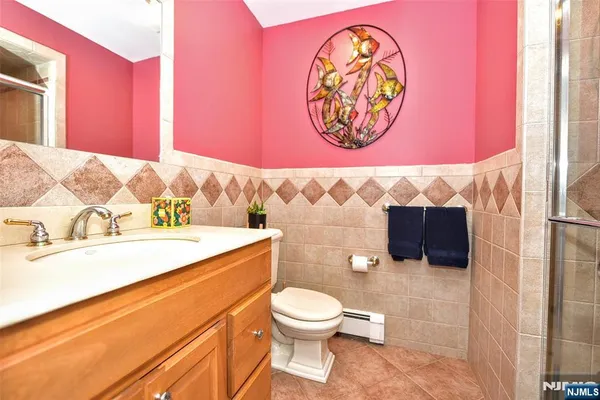 $899,900 | 7 Jefferson Place, Wayne, NJ 07470