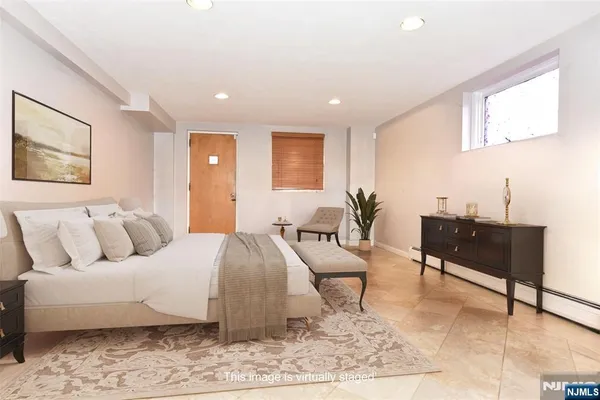 $899,900 | 7 Jefferson Place, Wayne, NJ 07470