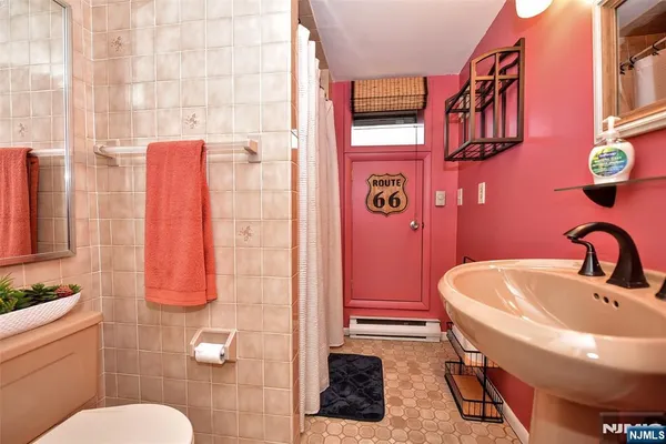 $899,900 | 7 Jefferson Place, Wayne, NJ 07470